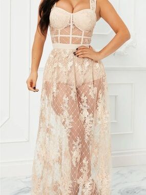 Sheer Lace Maxi Dress in Cream Size S